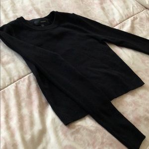 Warm cropped & fitted black sweater
